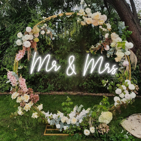 Neon Sign - Mr & Mrs